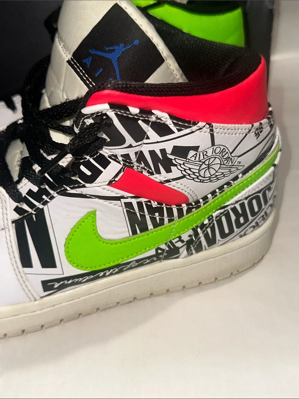 Nike graphics print